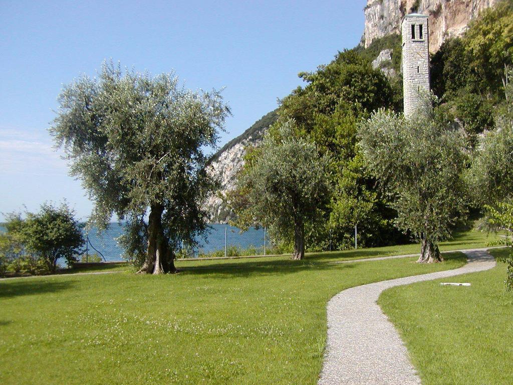 Bed and Breakfast Torre Degli Ulivi Тиньяле Экстерьер фото